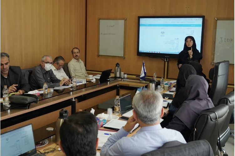 برگزاری دوره آموزشی «آشنایی با دستورالعمل نحوه تشکیل، روش کار و شرح وظایف کارگروه‌ها و کمیته‌های اخلاق در پژوهش» ویژه اعضای هیئت علمی جهاددانشگاهی