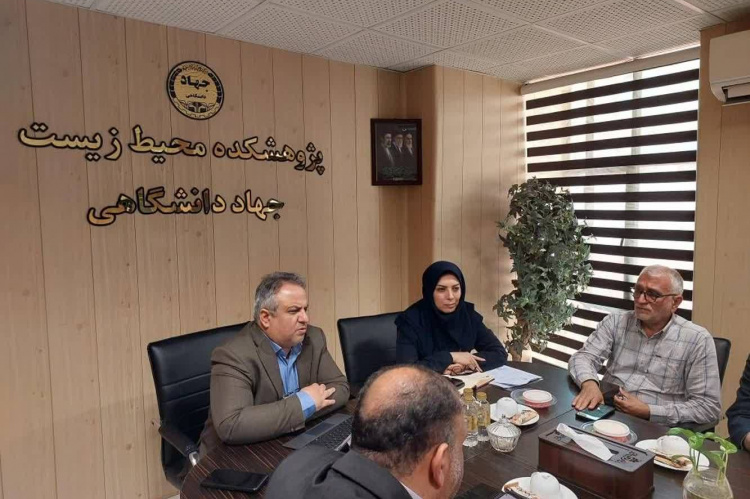 معاون آموزشی جهاددانشگاهی از ظرفیت‌های علمی و پژوهشی گیلان بازدید کرد / تصویب چندین موضوع در کمیسیون دائمی هیأت امناء